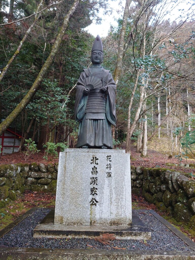 北畠公。花将軍と呼ばれていたんだ。